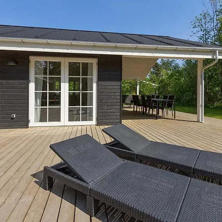 Four-bedroom Holiday In * Hals