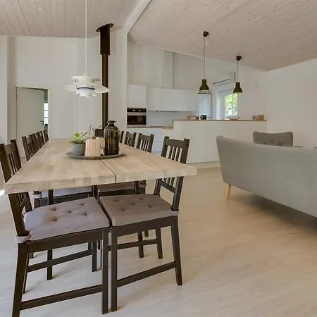 Four-bedroom Holiday In * Hals